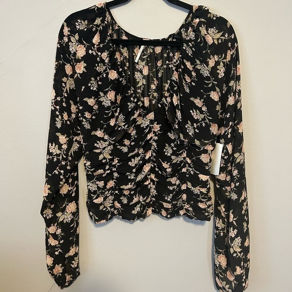 Free People New Final Rose Blouse in Black Combo Smocked Back Size Medium - Picture 3 of 5